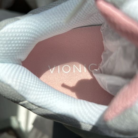 Vionic 23Walk Walking Shoe - Women's NWT White Leather Pink Blue new in Box - Picture 10 of 11
